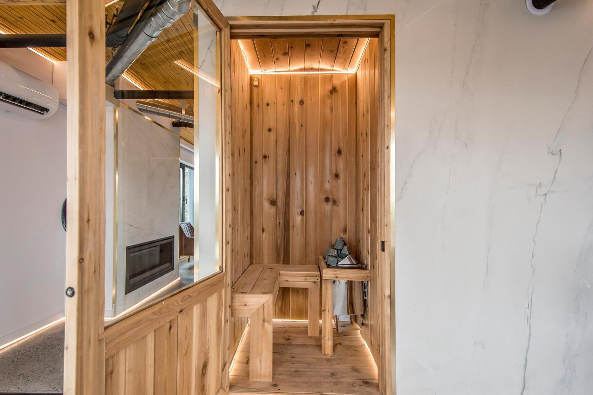 The Halifax Rooftop - Cozy Spa B&B المظهر الخارجي الصورة